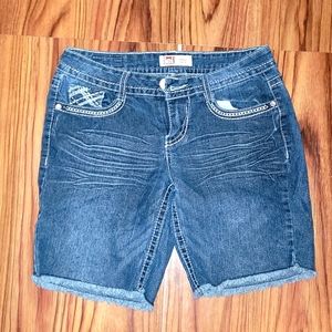 🔥L.E.I. JEANS SHORTS!🔥